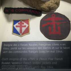 Cloth insignia of the 'Forces Navales Francaises Libres" (Free French Naval Forces) worn on the sailors jackets and commando's green berets until May 1944. Photo: Julian Tennant