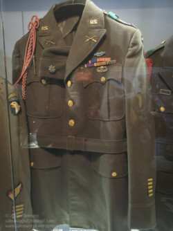 Jacket of Maj. Richard D. "Dick" Winters, CO of the 2nd Battalion, 506 PIR. Photo: Julian Tennant US Paratrooper's D-Day Experience Museum. Saint-Côme-du-Mont, Normandy