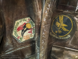 Insignia detail on the jacket of 2nd Lt George N. Wirtanen. 304th Troop Carrier Sqn, 442nd Troop Carrier Group. Photo: Julian Tennant US Paratrooper's D-Day Experience Museum. Saint-Côme-du-Mont, Normandy