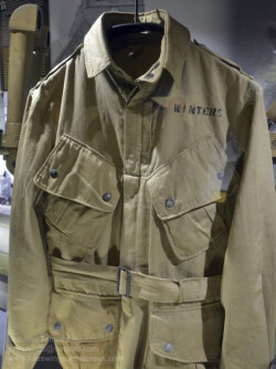 Jacket of Lt. Richard D. "Dick" Winters of Easy Company 2/506 PIR. Photo: Julian Tennant US Paratrooper's D-Day Experience Museum. Saint-Côme-du-Mont, Normandy