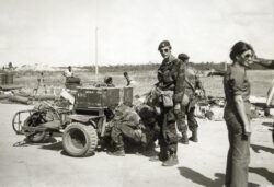 1st Parachute Battalion soldiers preparing an AS 24 during Operation Red Bean (Kolwezi, Zaire) in 1978.