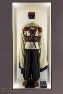 Uniform worn by the Sergeant-major, standard bearer of the 2nd Saharan Company. Algeria 1946-1963 French Foreign Legion Museum Aubagne Musée de la Légion Etrangère