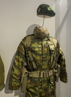 Combat uniform of the Foreign Legion Parachute Regiments (1 REP and 2 Rep), Algeria 1955 - 1962 French Foreign Legion Museum Aubagne Musée de la Légion Etrangère