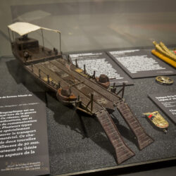 Model of an armoured landing barge, equipped with two 30mm machine guns. They were used along the coastal areas and waterways of Indochina. Some of these barges were manned by sappers from the Foreign Legion. French Foreign Legion Museum Aubagne Musée de la Légion Etrangère