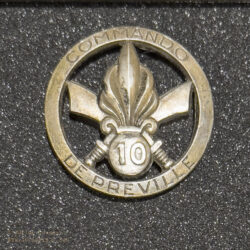 Beret badge worn by Commando 10 / Preville Commando of the the 2nd Foreign Parachute Battalion (2e BEP). This was a guerrilla warfare unit consisting of former Viet Minh members. Assigned to the 2e BEP, it was originally referred to as Commando Leyion. It was later renamed as Commando De Preville after the name of it's first commander, Lt Gilles de Preville after his death in Dong Ky on 23 February 1952. French Foreign Legion Museum Aubagne Musée de la Légion Etrangère