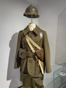 Uniform of Machine gunner of the Foreign Volunteer Marching Regiments. France 1939-40. French Foreign Legion Museum Aubagne Musée de la Légion Etrangère