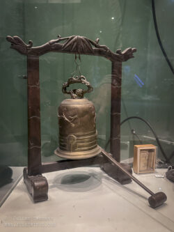 This small pagoda bell was found during the initial work carried out at Dien Bien Phu at the end of November 1953 by a company of the 6th Colonial Parachute Battalion. It was given by this company to Father Chevallier. It was used for a time in the small temporary chapel of the fortified camp and was taken to Hanoi on Christmas Eve.